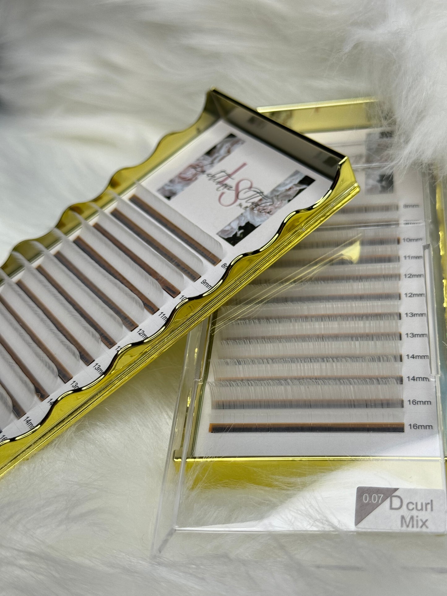 White Lash trays